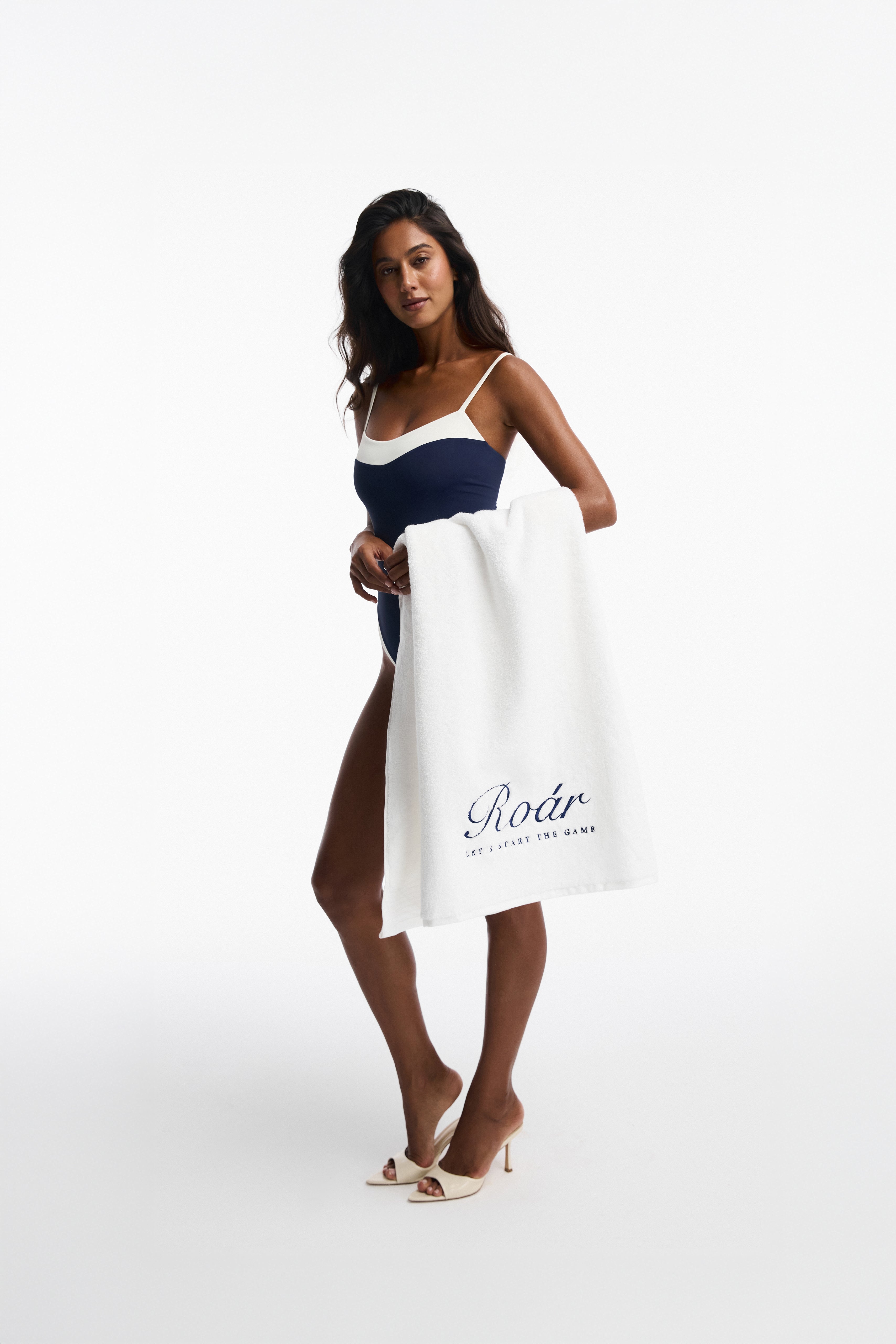 Roar TOWEL