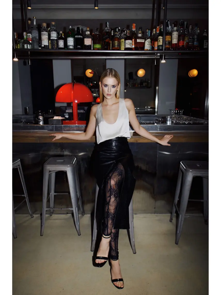 Stash Topul August în alb